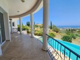 Girne Edremit'te 4+1 Özel Havuzlu Satılık Villa
