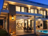 Girne Esentepe'de Lüks Villa Satılık - Deniz ve Doğa Manzaralı