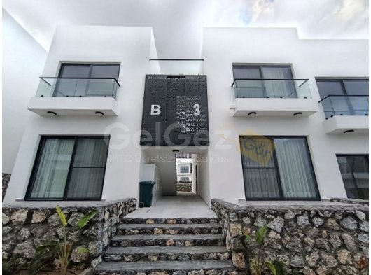 Girne Karşıyakada satılık 1+1 penthouse