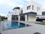 GIRNE LAPTA 3+1 SATILIK OZEL HAVUZLU VILLA