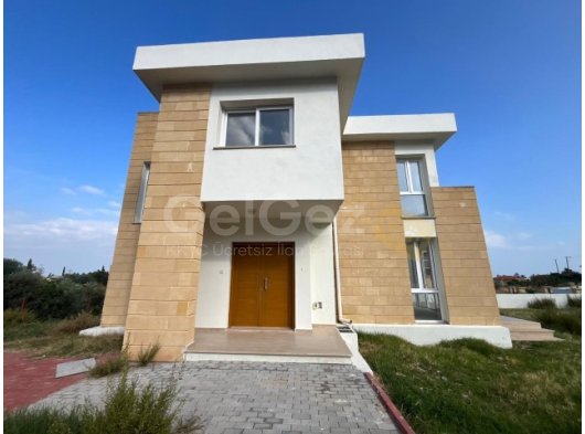GIRNE YESILTEPEDE SATILIK VILLA