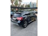 MERCEDES GLA 200D AMG SPORT