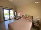 Bahçeli'de özel havuzlu ve deniz manzaralı 3 yatak odalı 2 banyolu villa