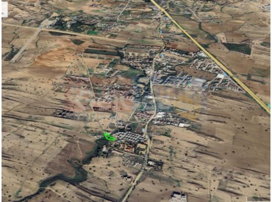 Bogazkoyde Dere Kenari Genis Arazi