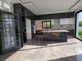 Çatalköy'de Deniz ve Dağ Manzaralı 4+1 Lüks Villa