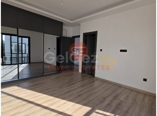 Çatalköy'de Deniz ve Dağ Manzaralı 4+1 Lüks Villa