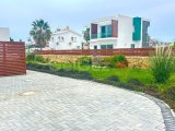 Girne'de 4 Yatak Odalı Lüks Denize Sıfır Villa