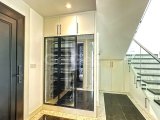 Girne'de 4 Yatak Odalı Lüks Denize Sıfır Villa