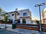 DEĞERİNDE ORTAK HAVUZ, ÖZEL ÇATI TERASI VE PLAJA YAKIN. YENİ BOĞAZİÇİ'NDE ULTRA MODERN 3 YATAK ODALI, 3 BANYOLU VİLLA