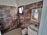 DEĞERİNDE ORTAK HAVUZ, ÖZEL ÇATI TERASI VE PLAJA YAKIN. YENİ BOĞAZİÇİ'NDE ULTRA MODERN 3 YATAK ODALI, 3 BANYOLU VİLLA