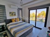 DEĞERİNDE ORTAK HAVUZ, ÖZEL ÇATI TERASI VE PLAJA YAKIN. YENİ BOĞAZİÇİ'NDE ULTRA MODERN 3 YATAK ODALI, 3 BANYOLU VİLLA