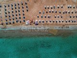 DEĞERİNDE ORTAK HAVUZ, ÖZEL ÇATI TERASI VE PLAJA YAKIN. YENİ BOĞAZİÇİ'NDE ULTRA MODERN 3 YATAK ODALI, 3 BANYOLU VİLLA