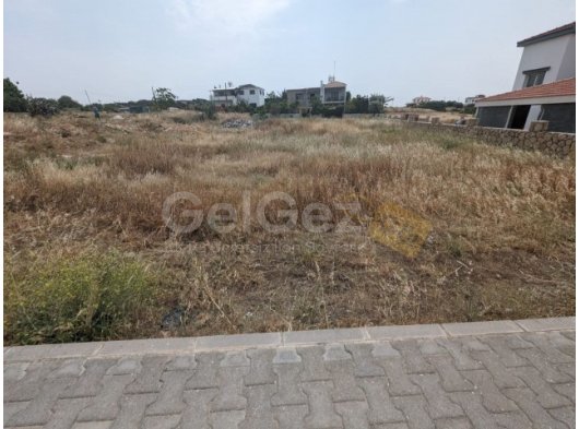 GÜZEL YEDİKONUK KÖYÜN HUZURUNDA 571m2 ARSA