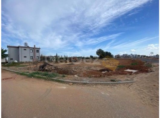 Yeniboğaziçi'nde 630 m² Köşe Arsa