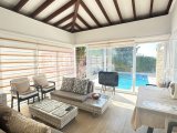 Manzaralı Havuzlu Villa