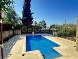 Manzaralı Havuzlu Villa