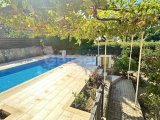 Manzaralı Havuzlu Villa
