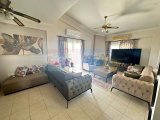 Girne Merkezde Geniş Teraslı Penthouse