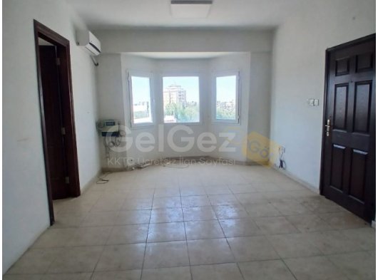 Gazimağusa'da Kiralık 135 m² Ofis - Şehir Manzarası ve Otopark İmkanı ile!