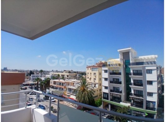 Gazimağusa Merkez'de 3+1 Kiralık Daire - Şehir ve Deniz Manzarası