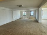 GAZİ MAGUSA 'da 770 m² Kiralık SENDE KATLI Dükkan - Şehir Manzaralı ve Otoparklı!