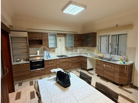 Gazimağusa'da Şehir Manzaralı, Ful Eşyalı 3+1 Kiralık Daire!