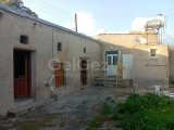 SERDARLI DA KÖY İÇİ SATILIK KERPİÇ EV BAHÇELİ