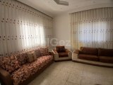 Gazimağusa Yeni Boğaziçi'nde Eşyalı 3+1 Daire Kiralık - Bahçe ve Otopark İmkanıyla