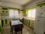 Gazimağusa Yeni Boğaziçi'nde Eşyalı 3+1 Daire Kiralık - Bahçe ve Otopark İmkanıyla