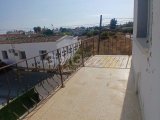 Gazimağusa Yeni Boğaziçi'nde Eşyalı 3+1 Daire Kiralık - Bahçe ve Otopark İmkanıyla