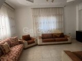 Gazimağusa Yeni Boğaziçi'nde Eşyalı 3+1 Daire Kiralık - Bahçe ve Otopark İmkanıyla