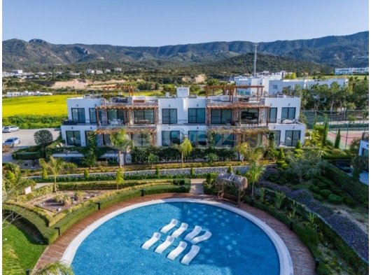 3 YATAK ODASI 2 BANYOLU ZEMİN KAT DAİRE, BAHÇELİ'DE PLAJ VE SİTE İÇİ İMKANLAR