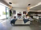 ESENTEPE'DE DENİZ MANZARALI VE SİTESİ İÇERİSİNDE İMKANLARA SAHİP 170 m2 3 YATAK ODALI 2 BANYOLU MUHTEŞEM DAİRE