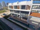 Ünlü Long Beach Bölgesinde Yer Alan Havuz Manzaralı 1 Yatak Odalı Daire