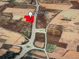 GAZİMAGUSA ALANİÇİ ANAYOL ÜZERİ İMARLI RESMİ YOLU MEVCUT MERKEZİ KONUMDA KAÇIRILMAYCAK FIRSAT SATILIK ARSA