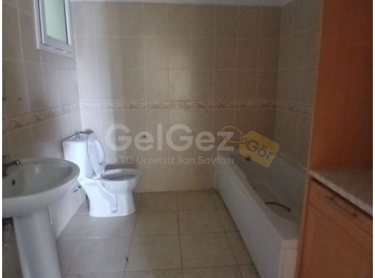 GAZİ MAGUSA MERKEZDE Şehir Manzaralı 3+1 Eşyasız Daire - Fırsatı Kaçırmayın!