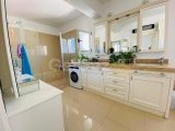MAĞUSA'NIN MERKEZİNDE 2 YATAK ODALI DUBLEKS PENTHOUSE DAİRE