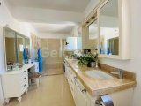 MAĞUSA'NIN MERKEZİNDE 2 YATAK ODALI DUBLEKS PENTHOUSE DAİRE