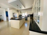 MAĞUSA'NIN MERKEZİNDE 2 YATAK ODALI DUBLEKS PENTHOUSE DAİRE