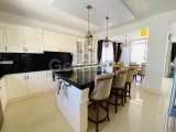 MAĞUSA'NIN MERKEZİNDE 2 YATAK ODALI DUBLEKS PENTHOUSE DAİRE