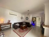 KARSIYAKA'DA MODERN BİR ŞEKİLDE TASARLANMIŞ, ÖZEL HAVUZLU VE BAHÇE BARLI, 3 YATAK ODALI, 2 BANYOLU BİR BUNGALOV