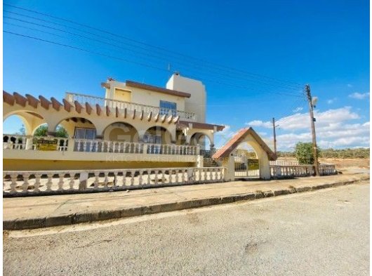 BOĞAZ/İSKELE'DE 3 YATAKLI / 3 BANYOLU VİLLA