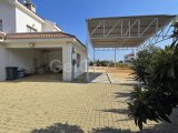 TÜRK KOÇANLI MEHMETÇİK KÖYÜNDE SATILIK FİYAT DÜŞTÜ MODERN HAVUZLU VİLLA