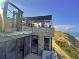 KÜÇÜK ERENKÖY'DE DENIZE SIFIR ÖZEL ÇATI TERASI, JAKUZI, BAHÇE VE BARBEKÜLÜ 3 YATAKLI ÇATI KATI