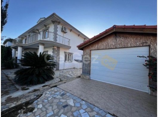 Yeniboğaziçi'nde Denize 600 m² Uzaklıkta 4 Yatak Odası / 3 Banyolu Geniş Müstakil Villa
