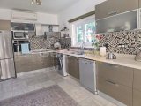 Yeniboğaziçi'nde Denize 600 m² Uzaklıkta 4 Yatak Odası / 3 Banyolu Geniş Müstakil Villa