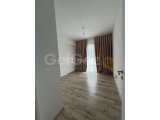 Girne'nin Alsancak bölgesinde konforlu site içerisinde satılık lüks 2+1 daire!