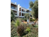Girne'nin Alsancak bölgesinde konforlu site içerisinde satılık lüks 2+1 daire!