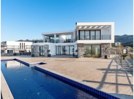 BAHÇELI'DE, PROJE AŞAMASINDA OLAN, 3 YATAK ODALI, 4 BANYOLU, HAVUZLU, DENIZ KENARINDA MÜSTAKIL VILLA SATILIK