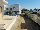 Girne'nin Çatalköy bölgesinde özel havuzlu 4+1 villa!